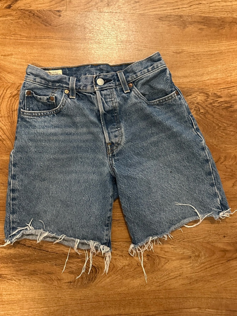 Levi’s 501 High Rise Women’s Denim Shorts Size 24